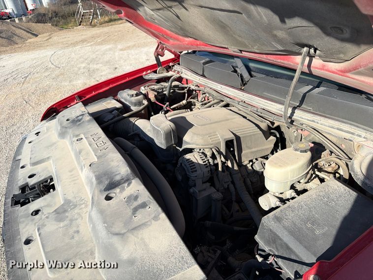 image for item EV7058 2014 Chevrolet Silverado 3500HD Crew Cab pickup truck