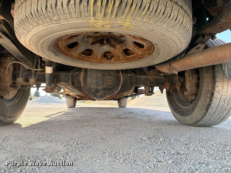 image for item EV7058 2014 Chevrolet Silverado 3500HD Crew Cab pickup truck
