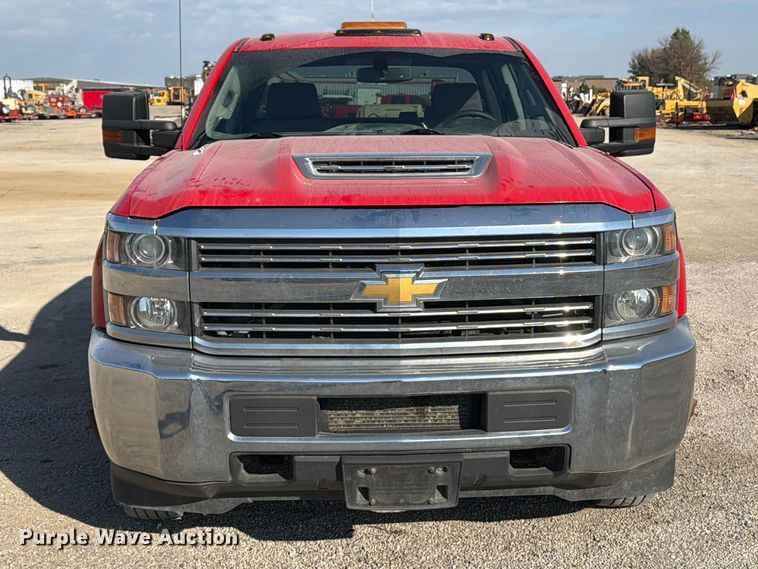 image for item EV7059 2017 Chevrolet Silverado 3500HD Crew Cab pickup truck