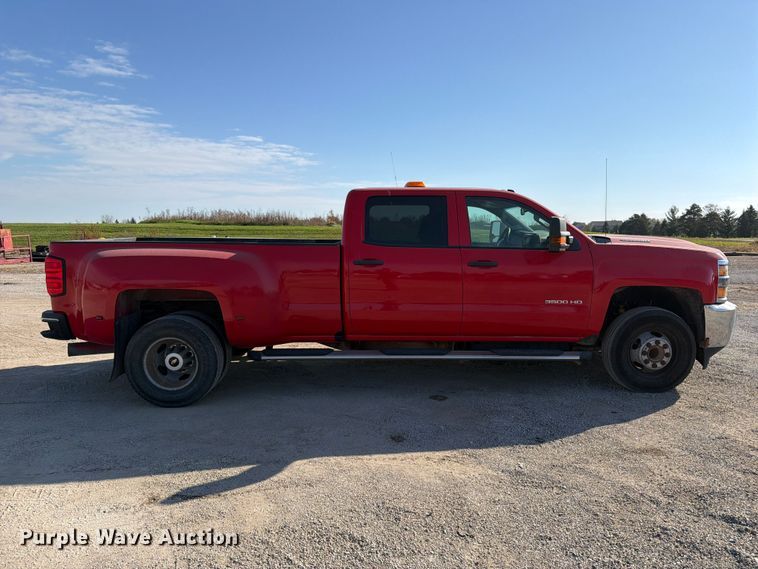 image for item EV7059 2017 Chevrolet Silverado 3500HD Crew Cab pickup truck