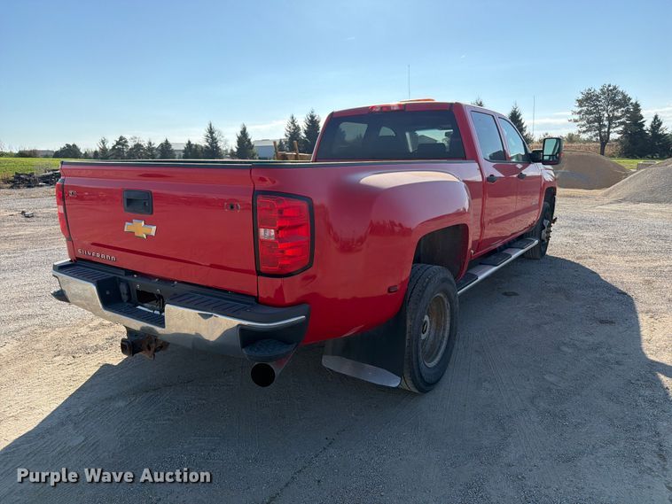 image for item EV7059 2017 Chevrolet Silverado 3500HD Crew Cab pickup truck