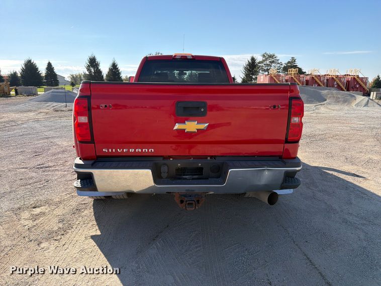image for item EV7059 2017 Chevrolet Silverado 3500HD Crew Cab pickup truck