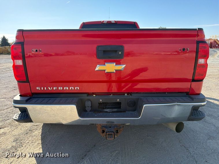 image for item EV7059 2017 Chevrolet Silverado 3500HD Crew Cab pickup truck