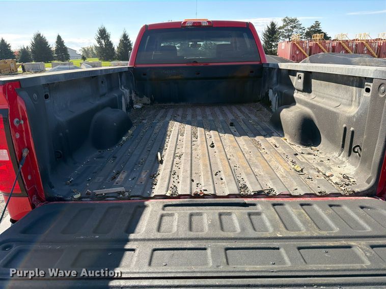 image for item EV7059 2017 Chevrolet Silverado 3500HD Crew Cab pickup truck