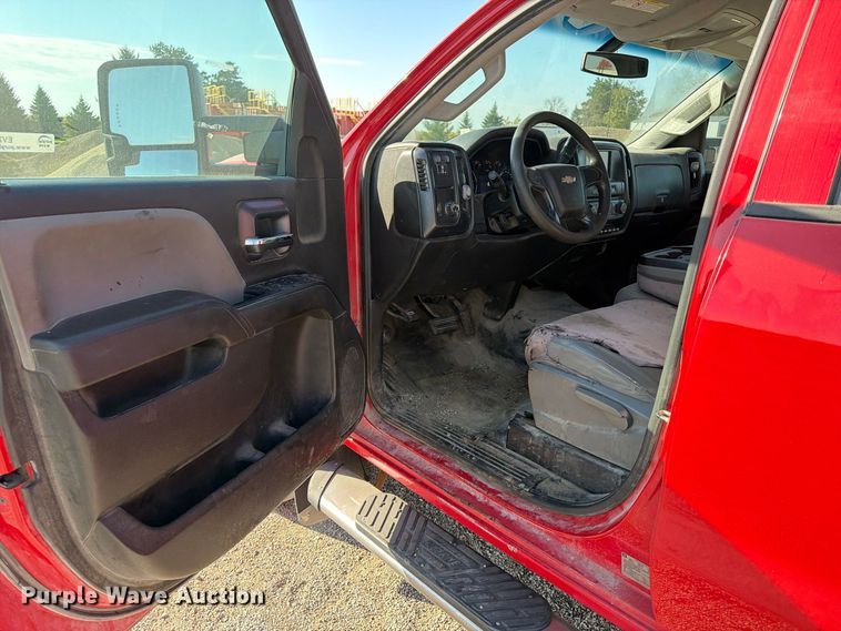 image for item EV7059 2017 Chevrolet Silverado 3500HD Crew Cab pickup truck