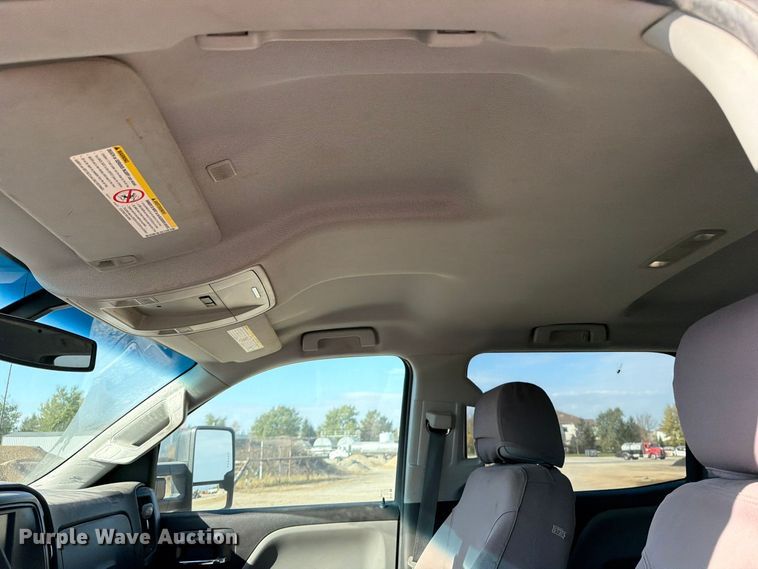 image for item EV7059 2017 Chevrolet Silverado 3500HD Crew Cab pickup truck