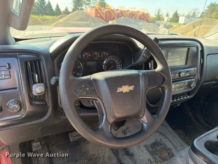 image for item EV7059 2017 Chevrolet Silverado 3500HD Crew Cab pickup truck