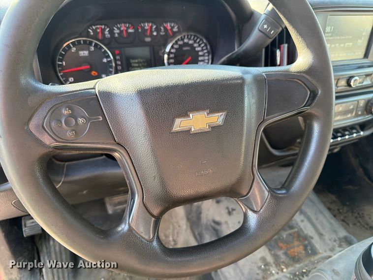 image for item EV7059 2017 Chevrolet Silverado 3500HD Crew Cab pickup truck