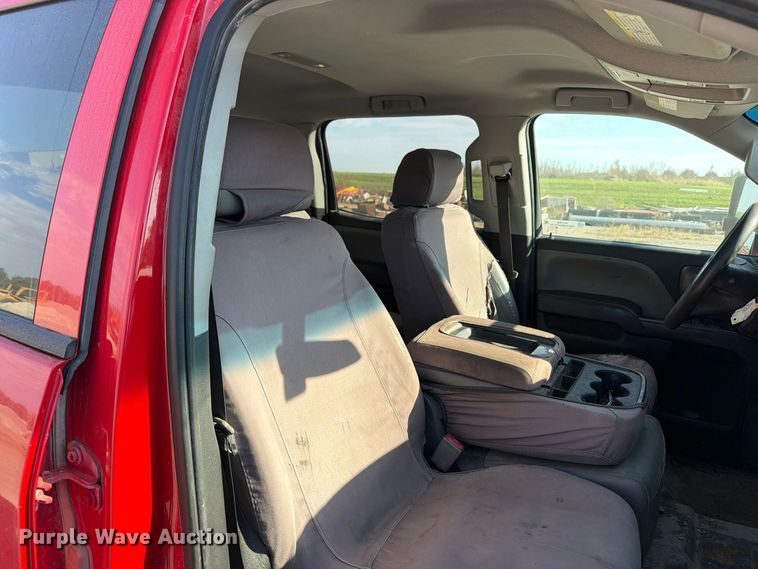 image for item EV7059 2017 Chevrolet Silverado 3500HD Crew Cab pickup truck