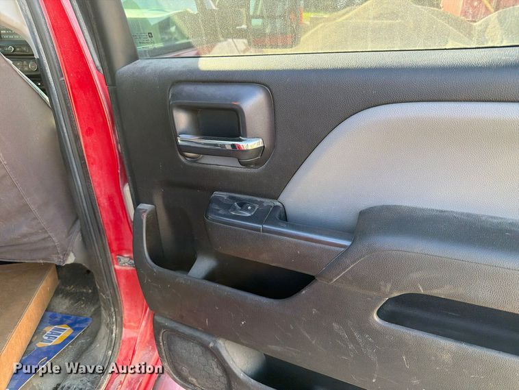 image for item EV7059 2017 Chevrolet Silverado 3500HD Crew Cab pickup truck
