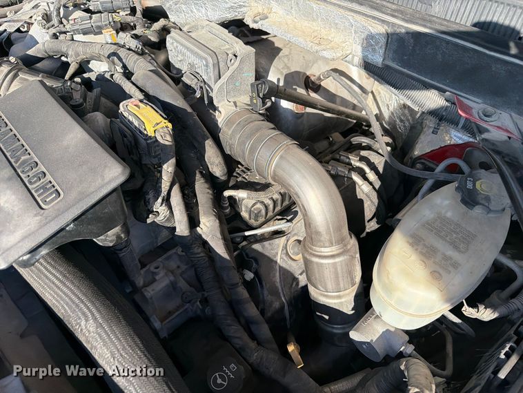 image for item EV7059 2017 Chevrolet Silverado 3500HD Crew Cab pickup truck