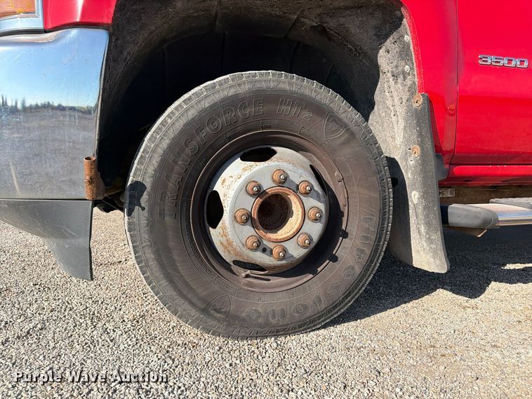 image for item EV7059 2017 Chevrolet Silverado 3500HD Crew Cab pickup truck