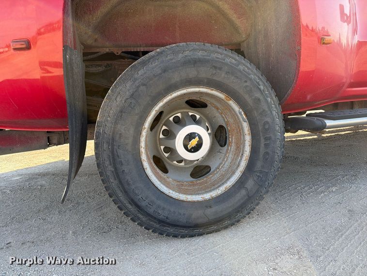 image for item EV7059 2017 Chevrolet Silverado 3500HD Crew Cab pickup truck