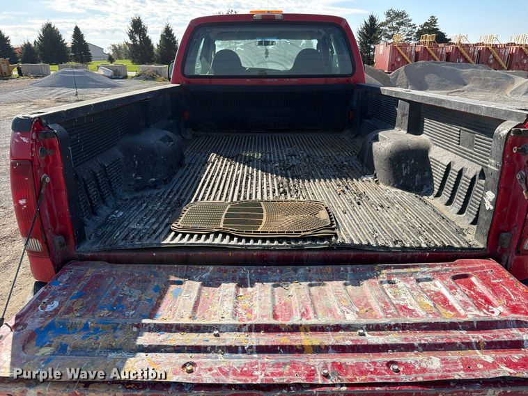 image for item EV7060 2005 Ford F350 Super Duty Ext. Cab pickup truck