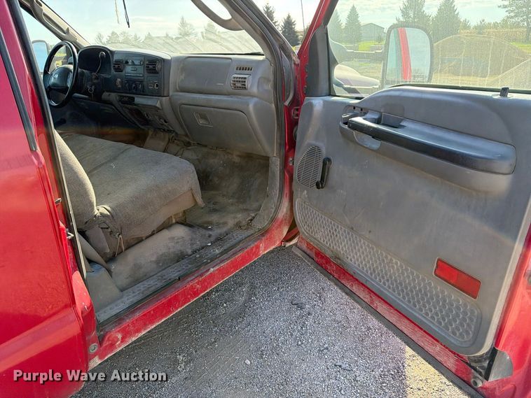 image for item EV7060 2005 Ford F350 Super Duty Ext. Cab pickup truck