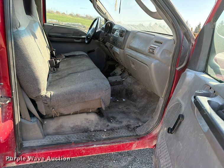 image for item EV7060 2005 Ford F350 Super Duty Ext. Cab pickup truck