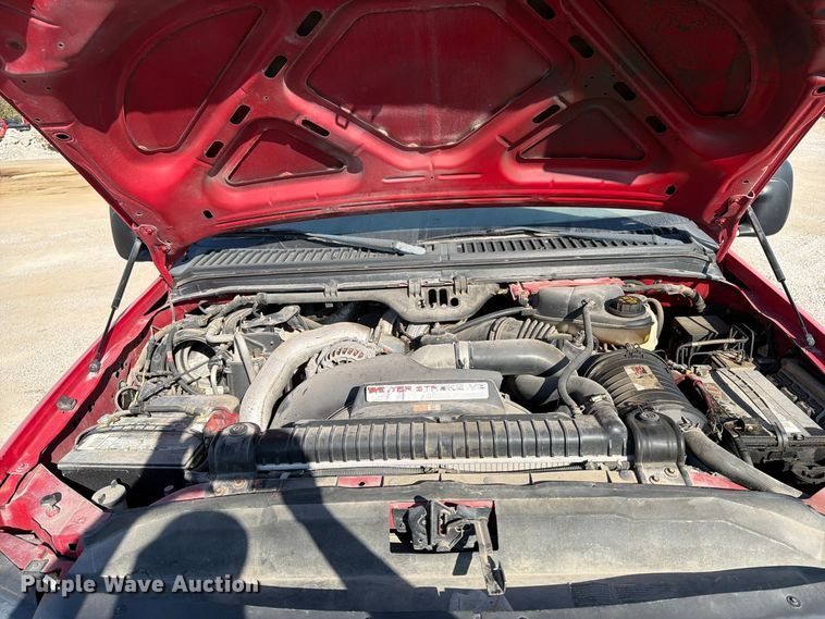 image for item EV7060 2005 Ford F350 Super Duty Ext. Cab pickup truck