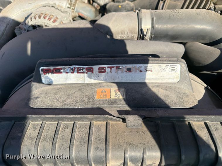 image for item EV7060 2005 Ford F350 Super Duty Ext. Cab pickup truck