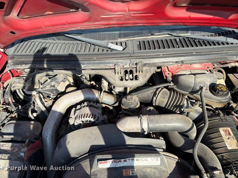 image for item EV7060 2005 Ford F350 Super Duty Ext. Cab pickup truck