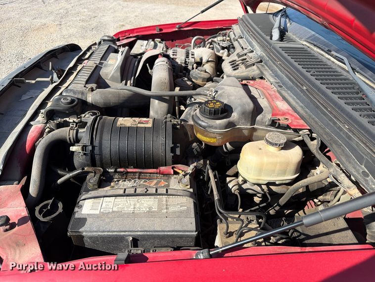 image for item EV7060 2005 Ford F350 Super Duty Ext. Cab pickup truck