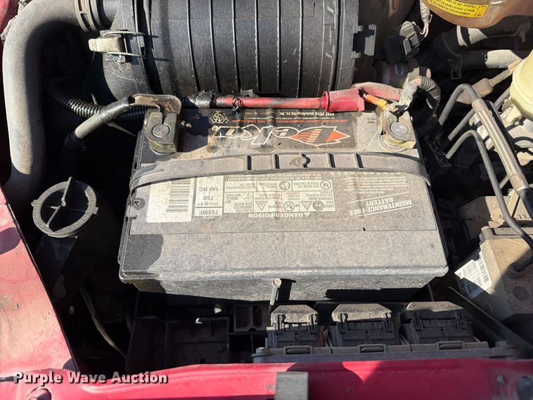 image for item EV7060 2005 Ford F350 Super Duty Ext. Cab pickup truck