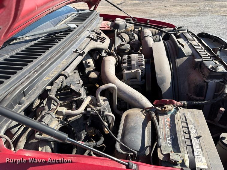 image for item EV7060 2005 Ford F350 Super Duty Ext. Cab pickup truck