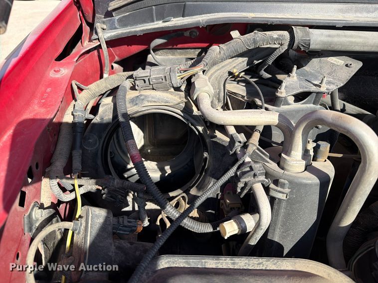 image for item EV7060 2005 Ford F350 Super Duty Ext. Cab pickup truck