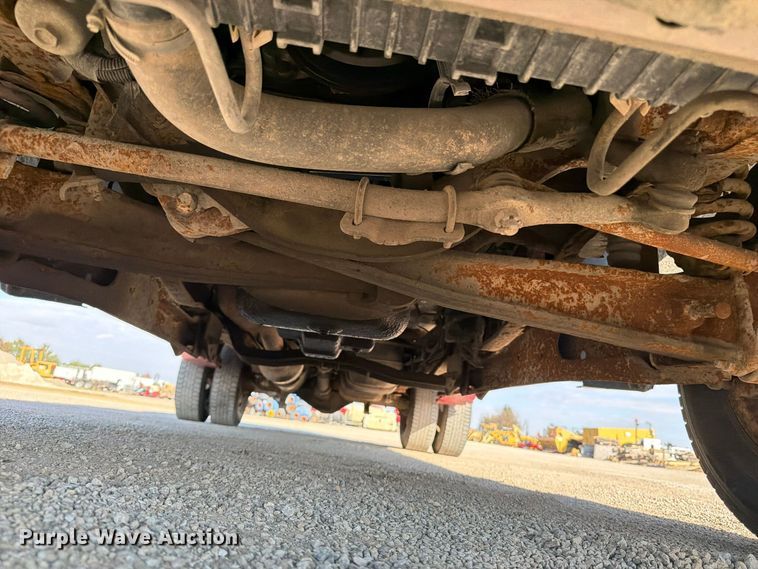 image for item EV7060 2005 Ford F350 Super Duty Ext. Cab pickup truck