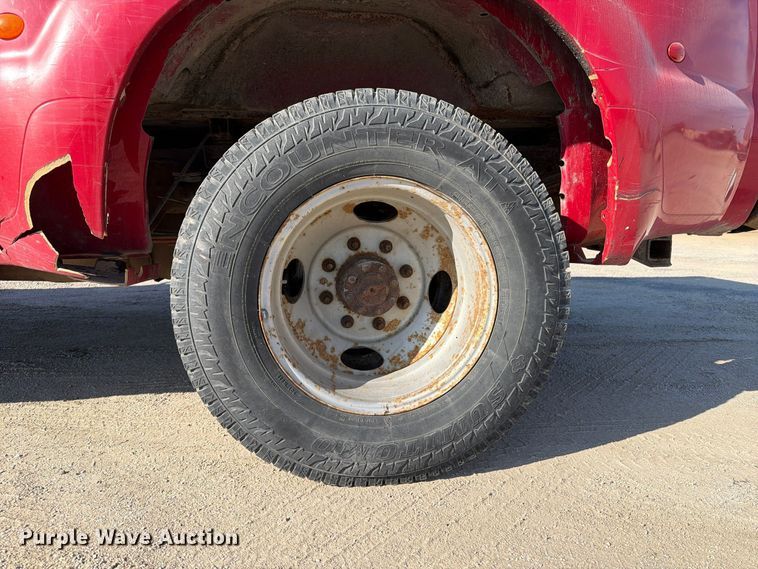 image for item EV7060 2005 Ford F350 Super Duty Ext. Cab pickup truck