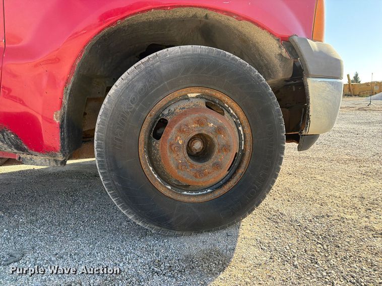 image for item EV7060 2005 Ford F350 Super Duty Ext. Cab pickup truck