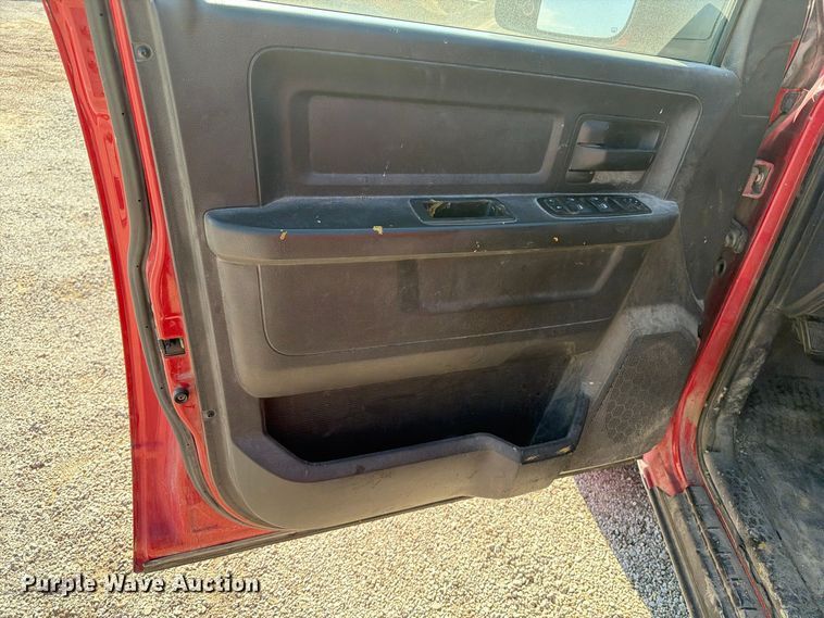 image for item EV7063 2012 Dodge Ram 3500 Heavy Duty Crew Cab pickup truck