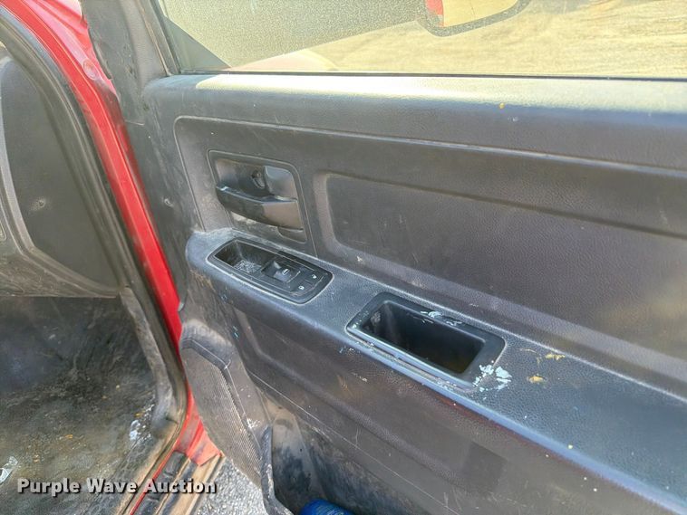 image for item EV7063 2012 Dodge Ram 3500 Heavy Duty Crew Cab pickup truck