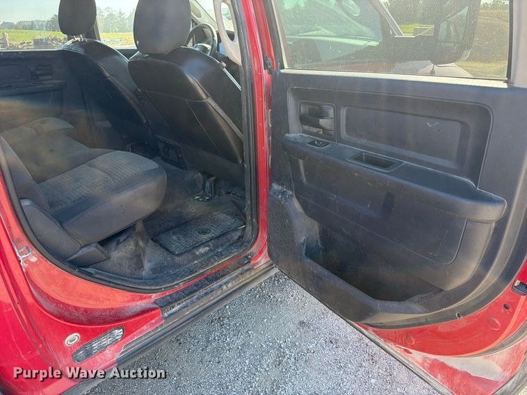 image for item EV7063 2012 Dodge Ram 3500 Heavy Duty Crew Cab pickup truck