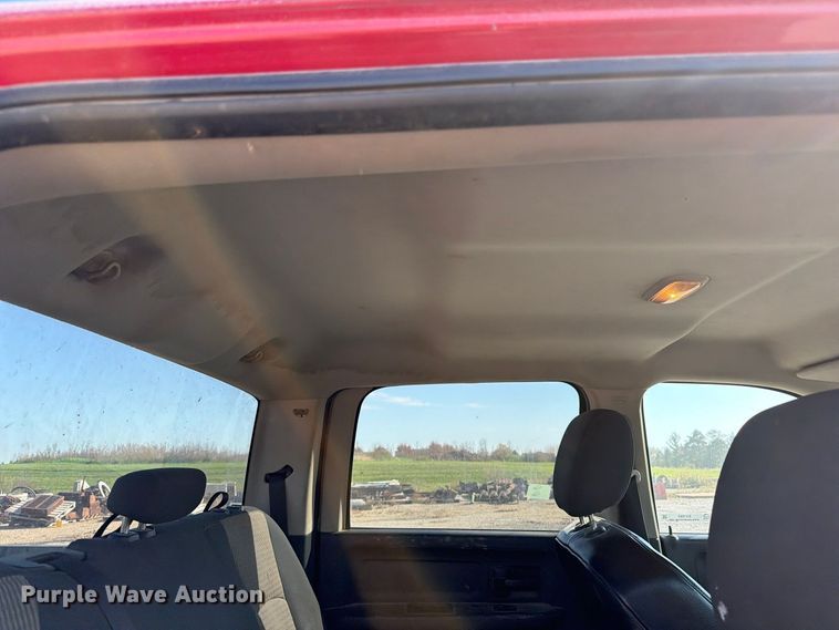 image for item EV7063 2012 Dodge Ram 3500 Heavy Duty Crew Cab pickup truck
