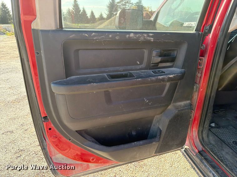 image for item EV7063 2012 Dodge Ram 3500 Heavy Duty Crew Cab pickup truck
