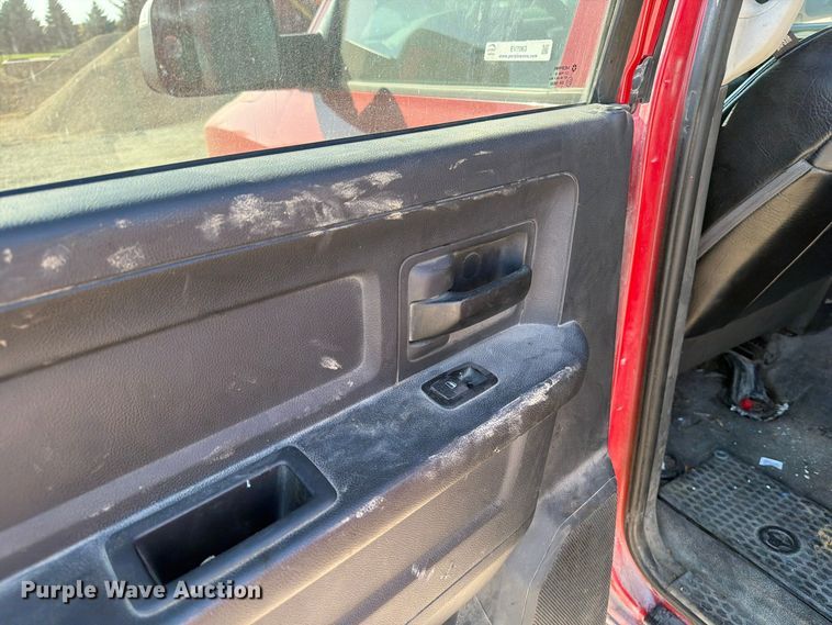 image for item EV7063 2012 Dodge Ram 3500 Heavy Duty Crew Cab pickup truck