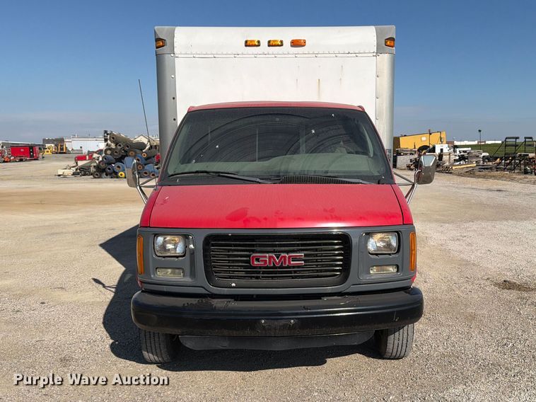 image for item EV7064 2001 GMC Savana delivery truck