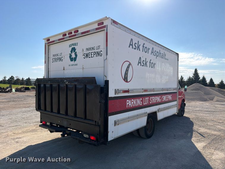 image for item EV7064 2001 GMC Savana delivery truck