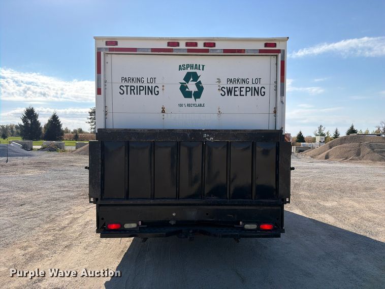 image for item EV7064 2001 GMC Savana delivery truck