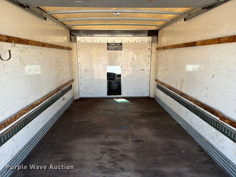 image for item EV7064 2001 GMC Savana delivery truck