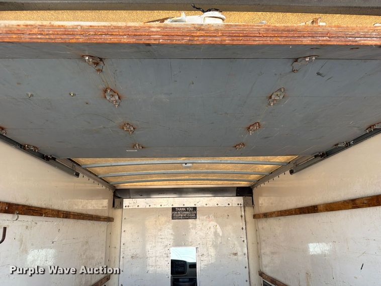 image for item EV7064 2001 GMC Savana delivery truck