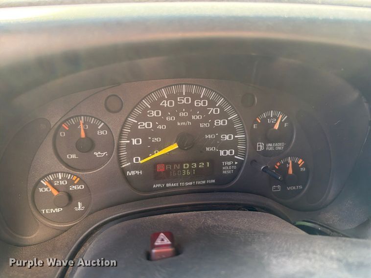image for item EV7064 2001 GMC Savana delivery truck