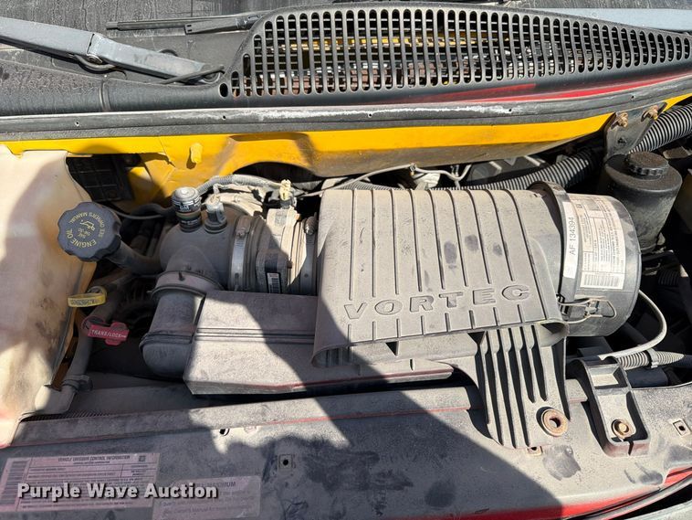 image for item EV7064 2001 GMC Savana delivery truck