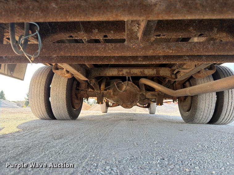 image for item EV7064 2001 GMC Savana delivery truck