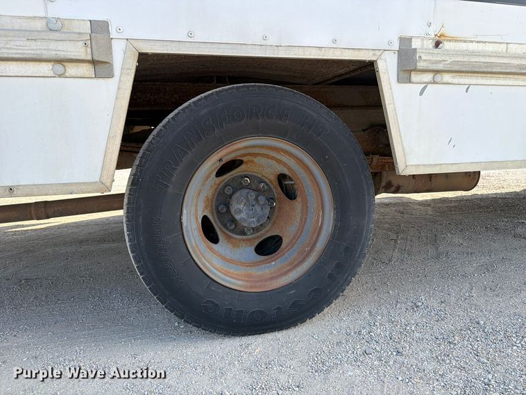 image for item EV7064 2001 GMC Savana delivery truck