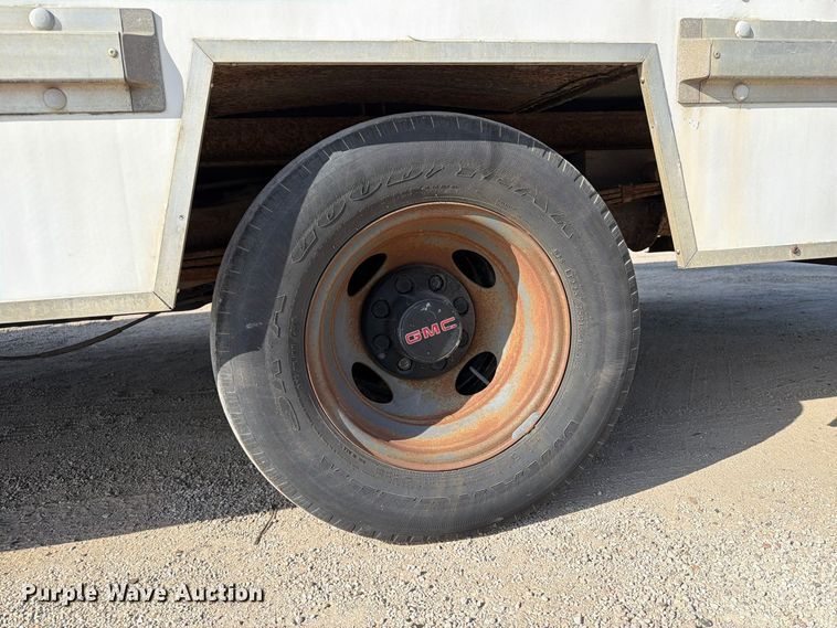 image for item EV7064 2001 GMC Savana delivery truck
