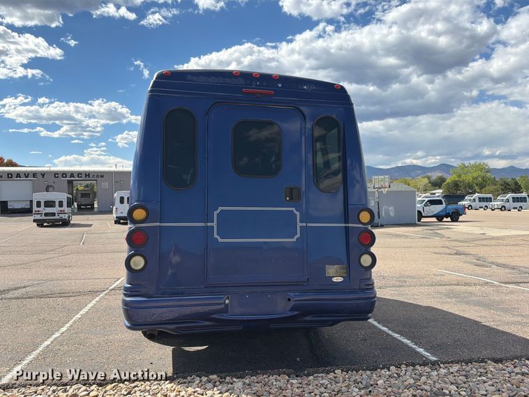 image for item EW1157 2007 TURT E350 shuttle bus