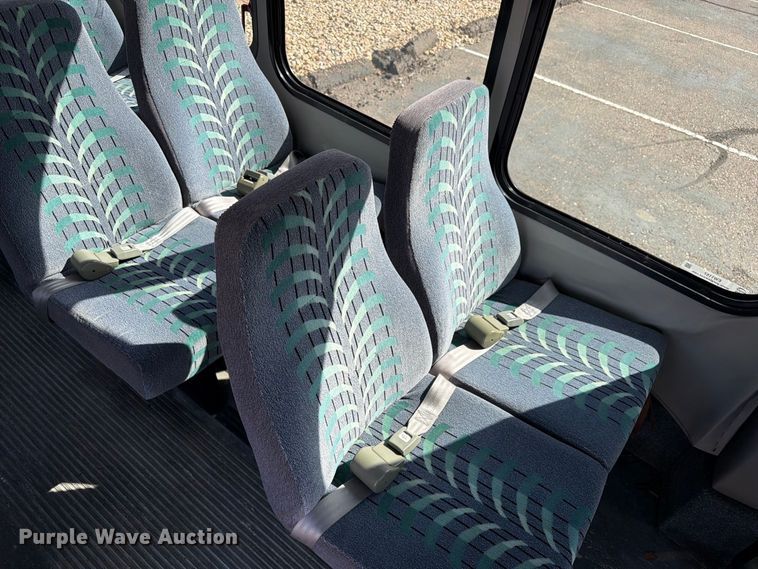 image for item EW1157 2007 TURT E350 shuttle bus