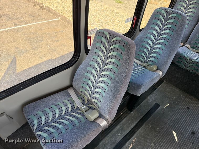 image for item EW1157 2007 TURT E350 shuttle bus
