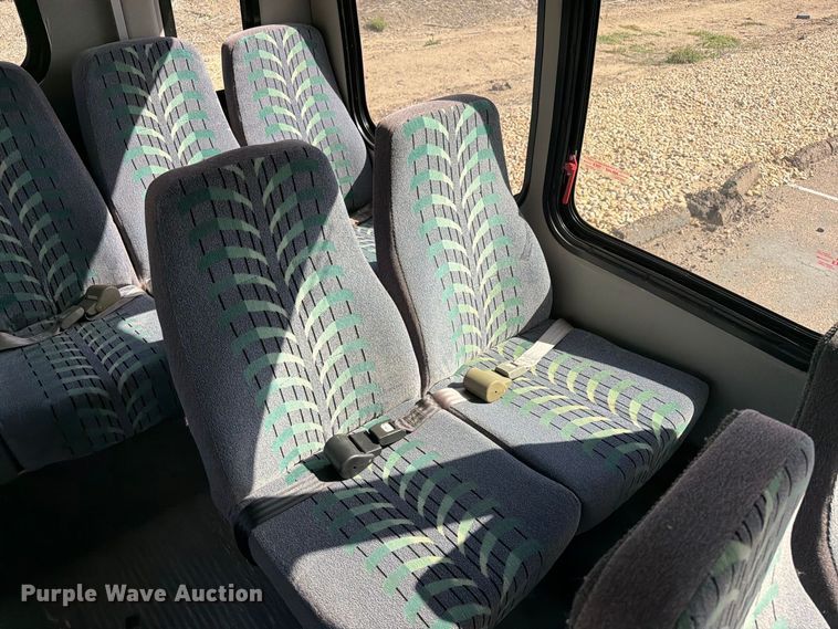image for item EW1157 2007 TURT E350 shuttle bus
